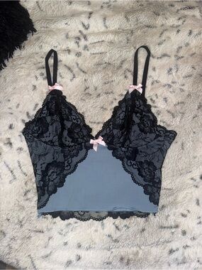 Gorgeous Y2k blue lace top with pink bows